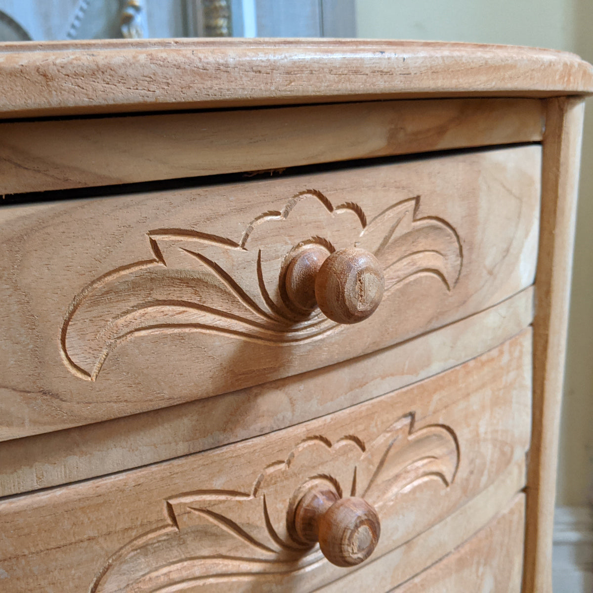 CABINET & CHEST OF DRAWERS – Riverside Interiors