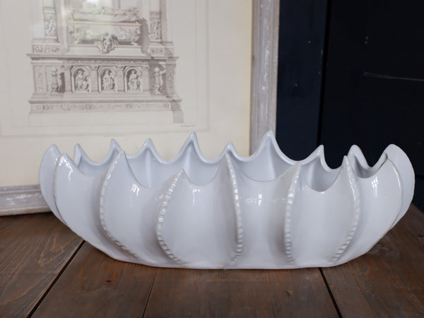 New White Scalloped Ceramic Decorative Spiky Fruit Bowl