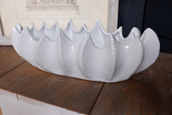 New White Scalloped Ceramic Decorative Spiky Fruit Bowl